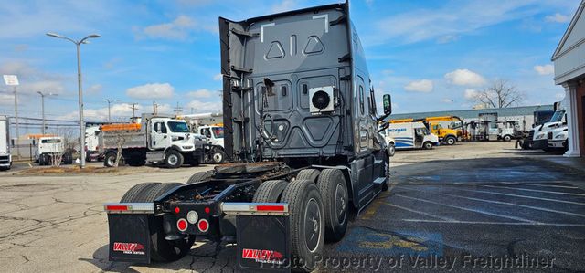 2021 Freightliner Cascadia 126-6