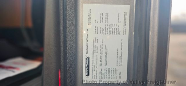 2021 Freightliner Cascadia 126-14