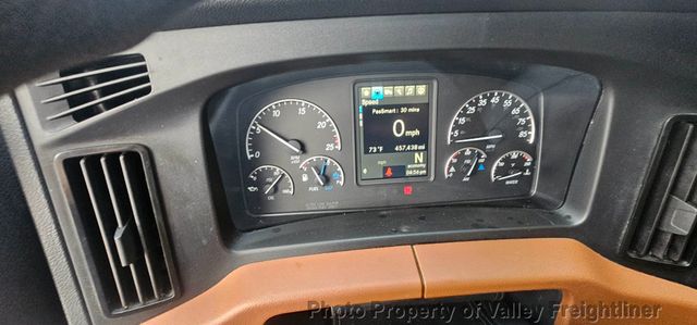 2021 Freightliner Cascadia 126-17