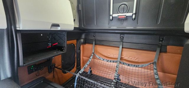 2021 Freightliner Cascadia 126-19