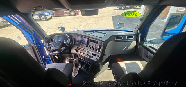 2024 Freightliner Cascadia 126-28