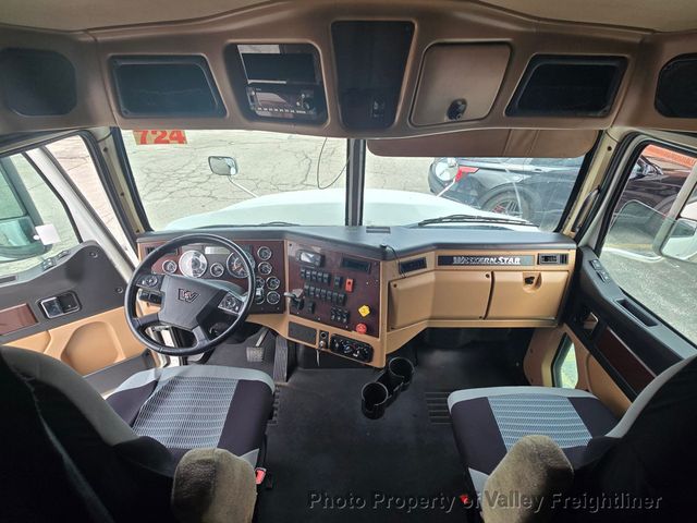 2022 Western Star 5700XE-15