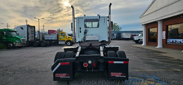 2019 Freightliner 122SD-8