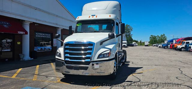 2019 Freightliner Cascadia 126-2
