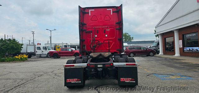 2023 Freightliner Cascadia 126-11