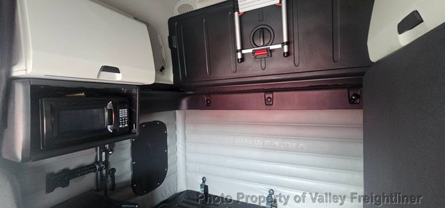 2023 Freightliner Cascadia 126-19