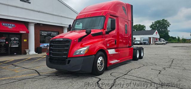2023 Freightliner Cascadia 126-2