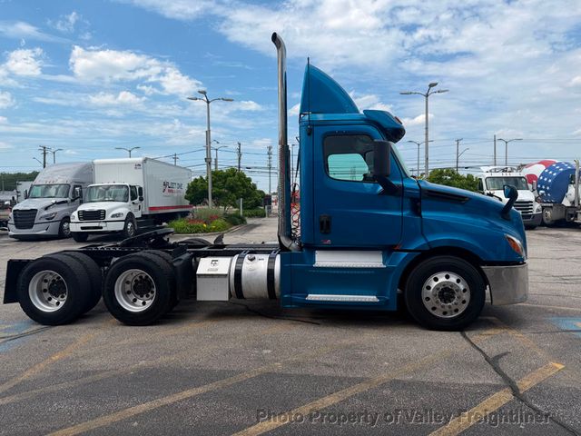 2019 Freightliner Cascadia 126-3
