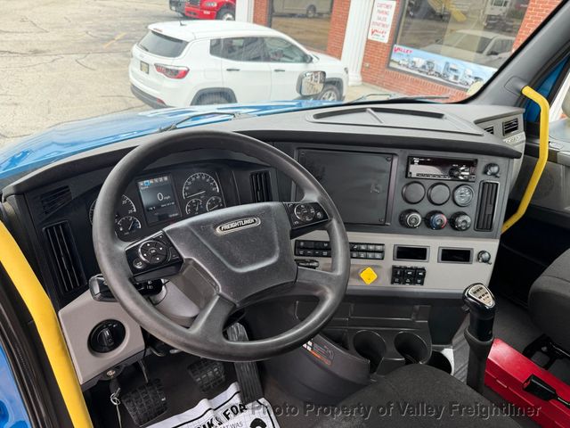 2019 Freightliner Cascadia 126-10