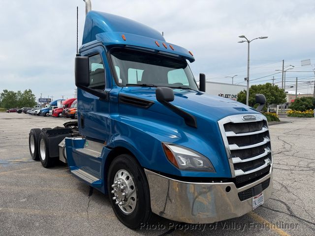 2019 Freightliner Cascadia 126-3