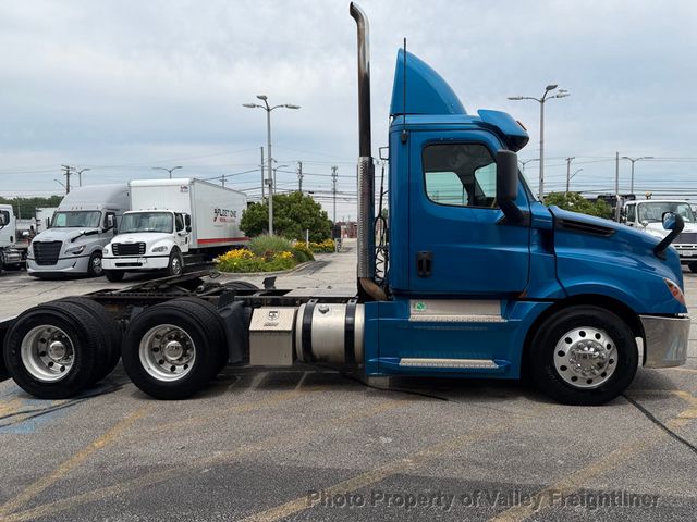 2019 Freightliner Cascadia 126-4