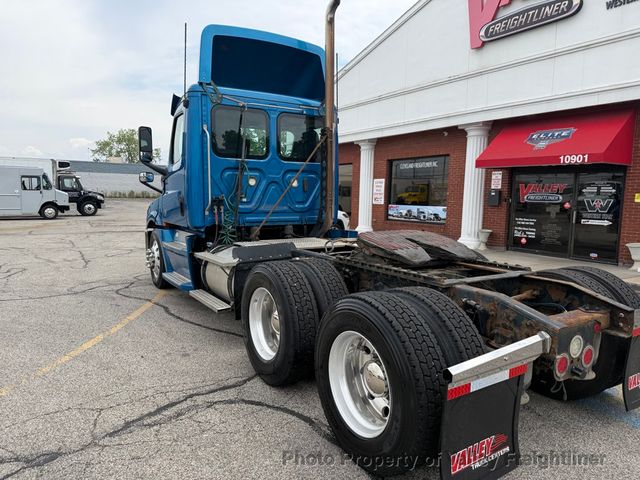 2019 Freightliner Cascadia 126-7
