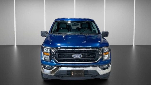 View vehicle photo 2