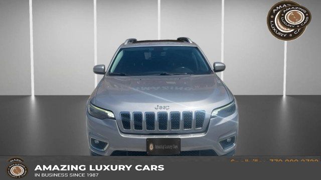 Silver 2019 Jeep Cherokee Limited 4WD SUV / Crossover Four-Wheel Drive 9-Speed Automatic