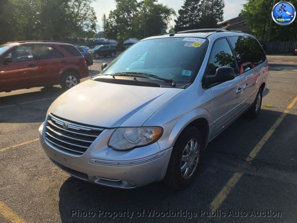 2005 Chrysler Town and Country Limited