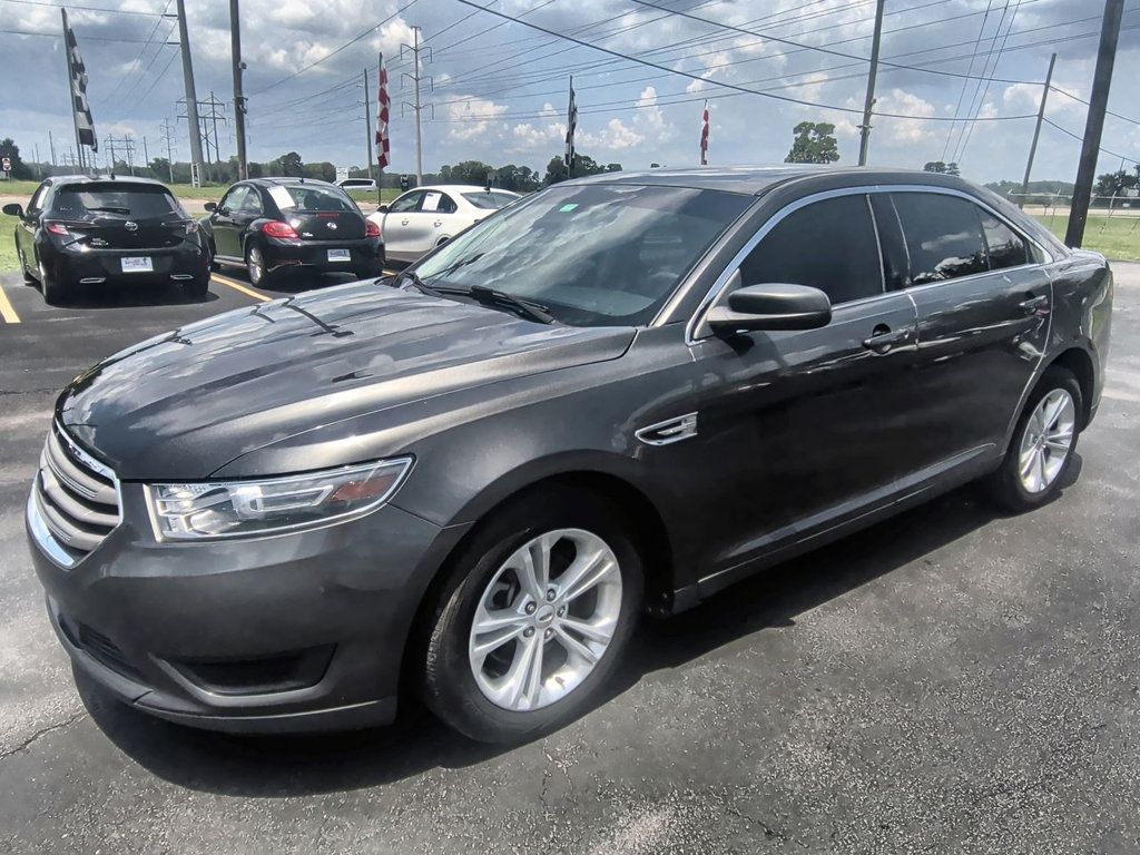 2017 Ford Taurus SE
