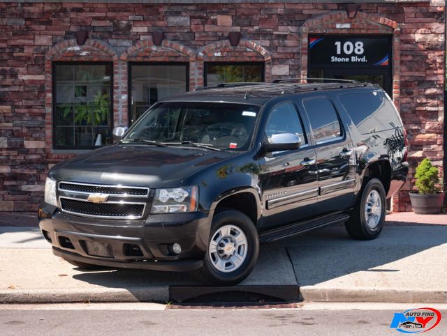 2011 CHEVROLET Suburban SUV / Crossover - $17,985