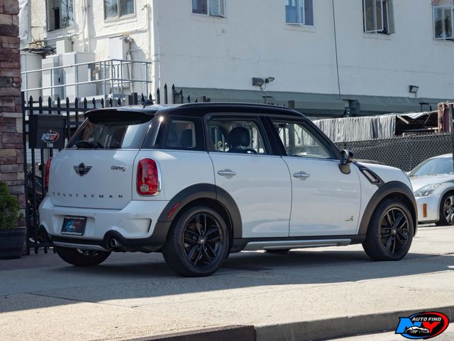 2017 Mini Clubman Base S ALL4 photo 16
