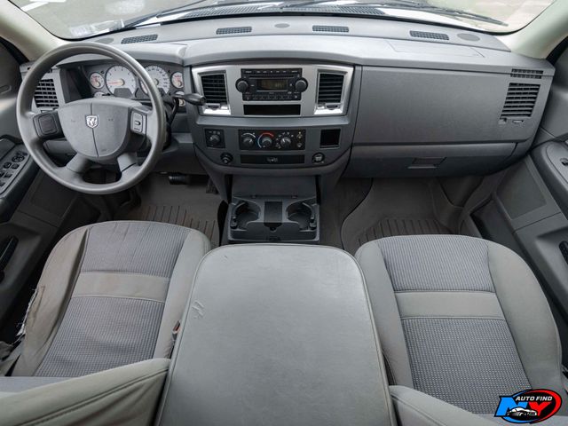 2008 Dodge Ram SLT photo 2