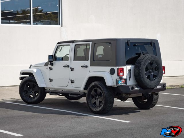 2010 Jeep Wrangler Unlimited Sahara photo 2