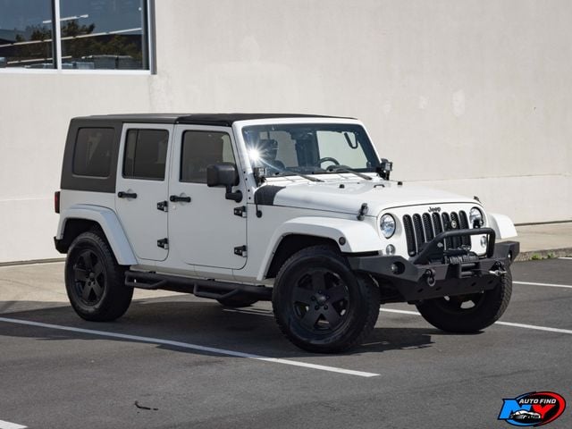 2010 Jeep Wrangler Unlimited Sahara photo 3