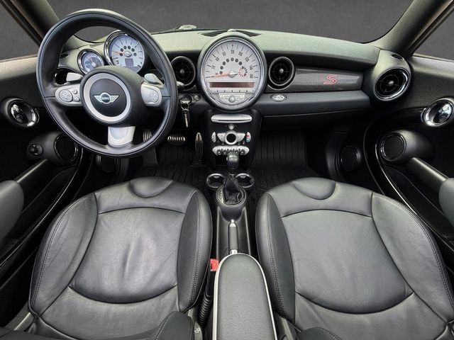2010 MINI Cooper - $8,822