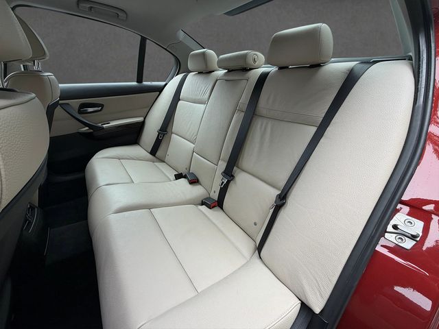 2011 BMW 328i - $11,822