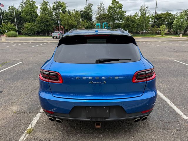 2016 Porsche Macan