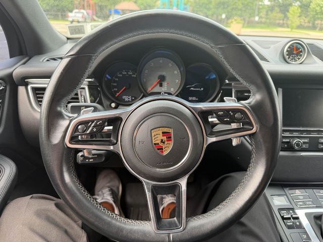 2016 Porsche Macan