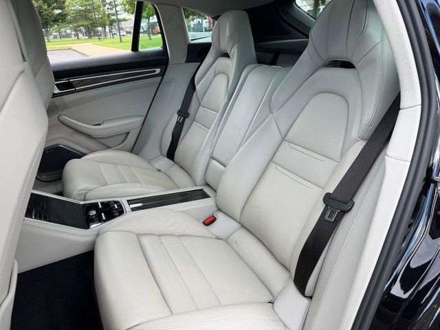 2018 Porsche Panamera