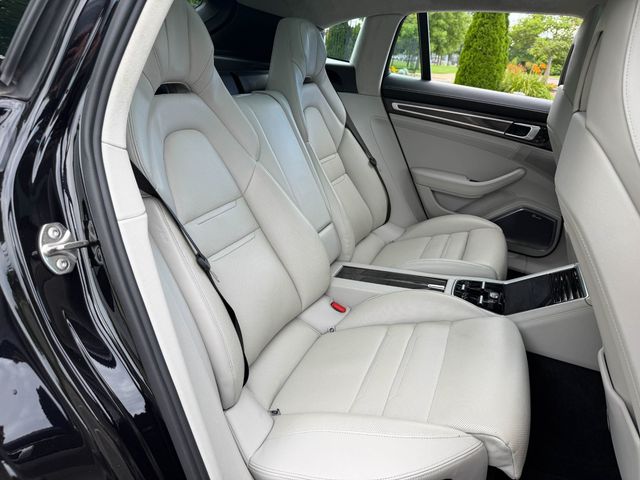 2018 Porsche Panamera