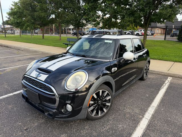Midnight Black Metallic 2015 MINI Cooper Hatchback Front-Wheel Drive 6-Speed Manual