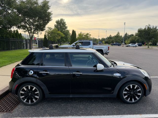 2015 MINI Hardtop - $11,822