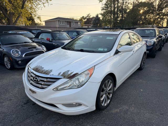 2011 Hyundai Sonata Middle level