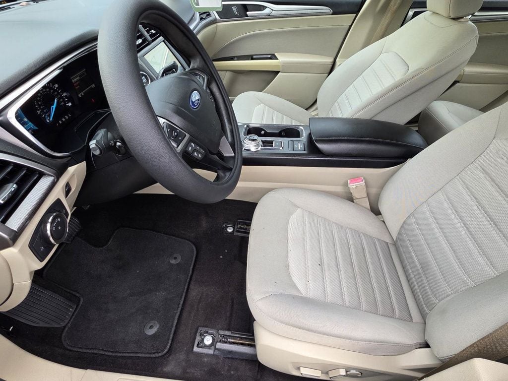 View vehicle photo 6