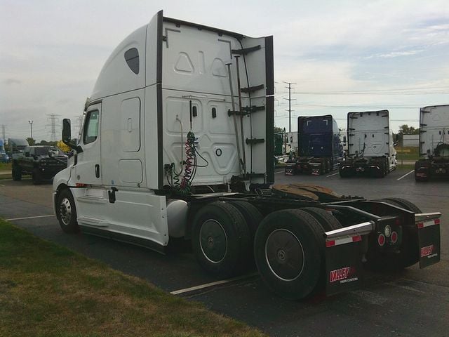 2020 Freightliner Cascadia