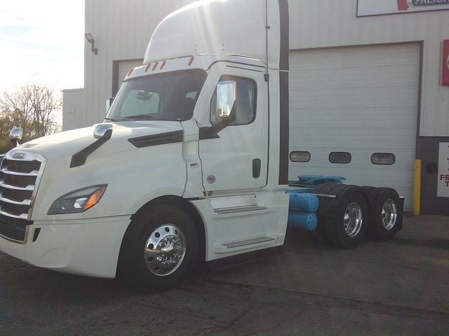 2025 Freightliner Cascadia