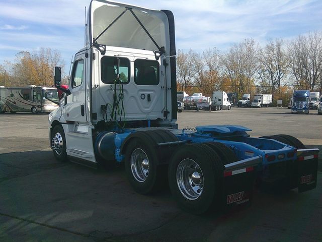 2025 Freightliner Cascadia