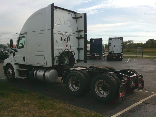 2020 Freightliner Cascadia