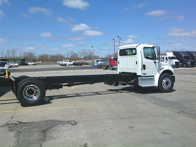 2025 Freightliner M2106