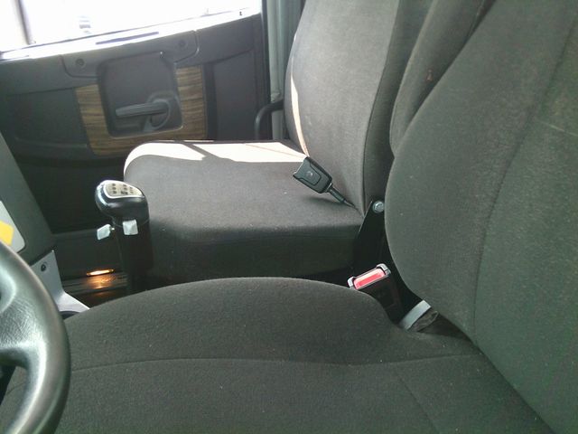 2022 Freightliner 122SD-16