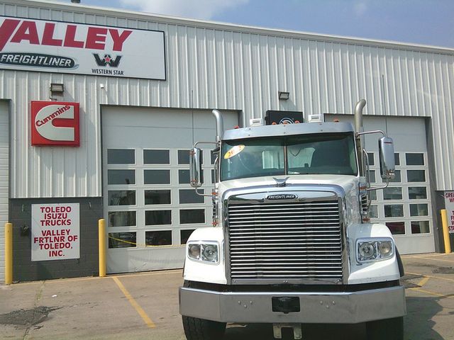 2022 Freightliner 122SD