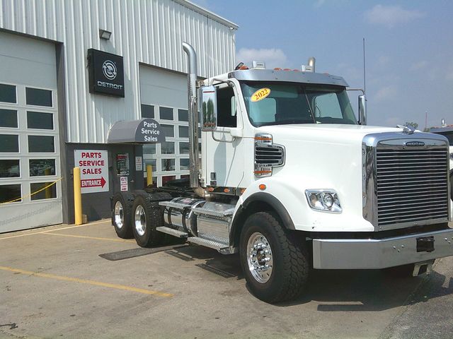 2022 Freightliner 122SD