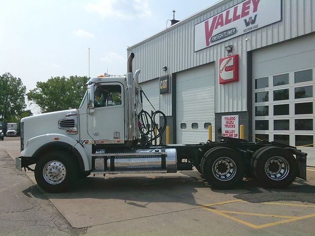 2022 Freightliner 122SD