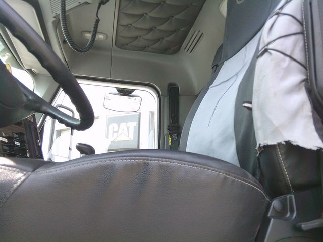 2022 Freightliner 122SD