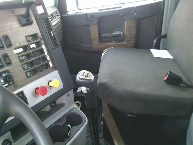 2022 Freightliner 122SD