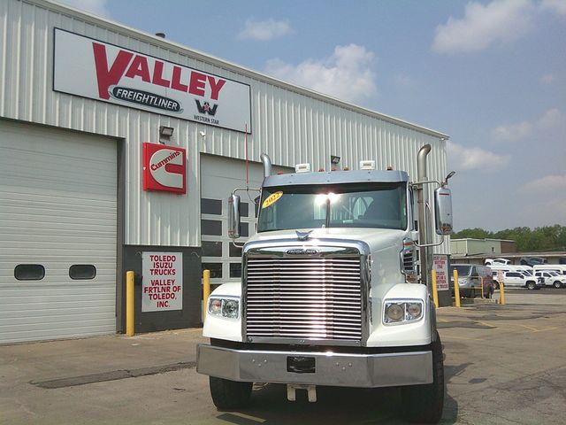 2022 Freightliner 122SD