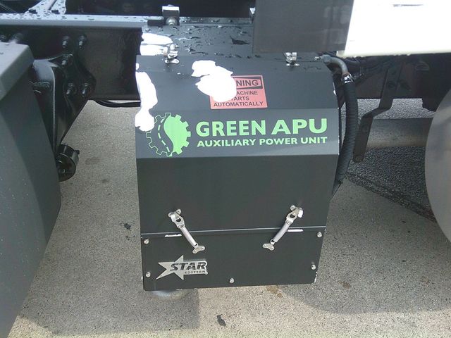 2020 Freightliner Cascadia-6