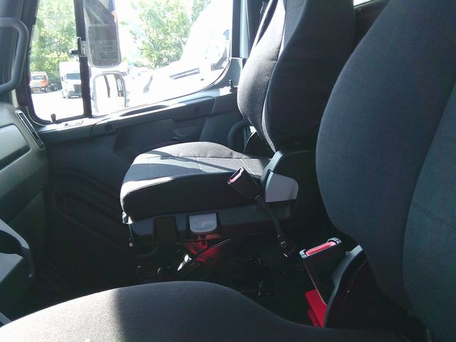 2025 Freightliner M2106-13