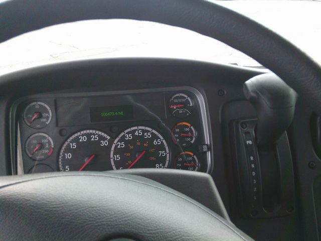 2023 Freightliner M2106-14